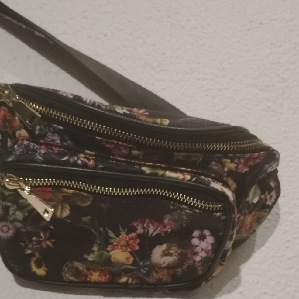 INC Women's Floral Black Belt Bag - Picture 4 of 9